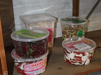 Snoep haribo. 5 emmers. - afbeelding 2 van  2
