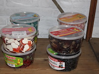 Snoep haribo. 8 emmers. - afbeelding 1 van  2