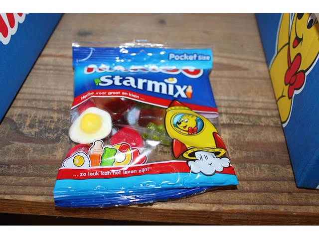 Snoepgoed haribo starmix. doos met 28 zakjes. tht 3-2027. - afbeelding 3 van  3