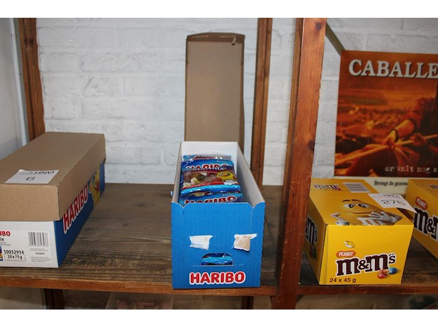 Snoepgoed haribo starmix. doos met 28 zakjes. tht 3-2027. - afbeelding 1 van  3