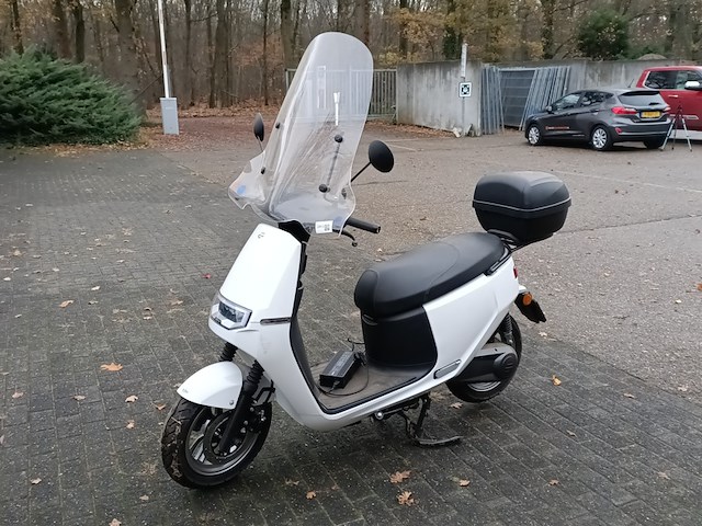 Snor e-scooter, ecooter, e2, 2020 - afbeelding 1 van  9