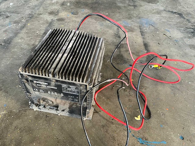 Snorkel hbs750-24 acculader - afbeelding 2 van  3