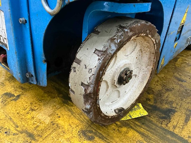 Snorkel tm12 hoogwerker - afbeelding 5 van  6