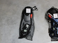 Snorkelset bestway bestaande uit snorkel, zwemvliezen en bril. - afbeelding 1 van  2
