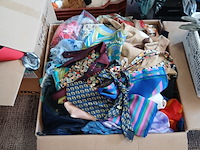 Snorren, baarden, panty's, handschoenen, sjaaltjes, maskers - afbeelding 6 van  8