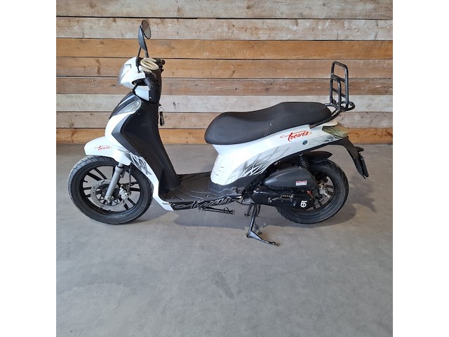 Snorscooter, btc, trevis 25km/h 4t, wit, 2016 - afbeelding 1 van  23