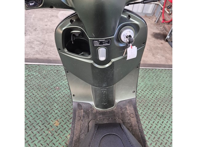 Snorscooter, gts, espresso, 2025 - afbeelding 4 van  12