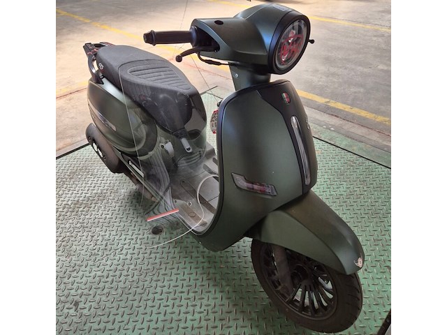 Snorscooter, gts, espresso, 2025 - afbeelding 6 van  12
