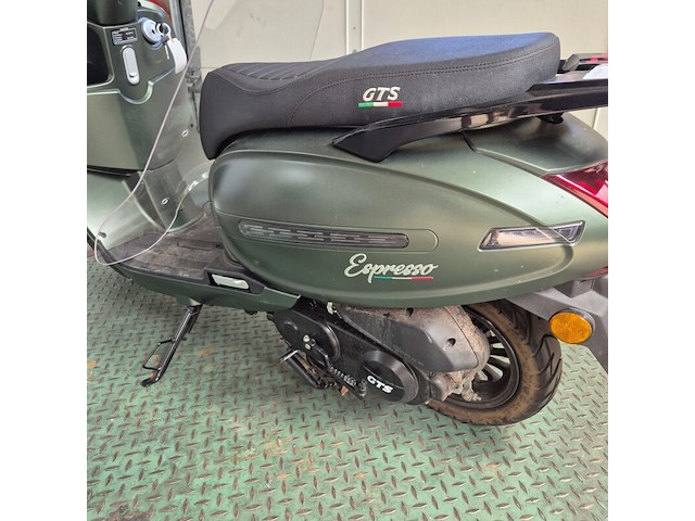 Snorscooter, gts, espresso, 2025 - afbeelding 10 van  12