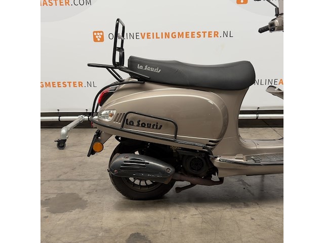 Snorscooter, la souris, sourini, 2022 - afbeelding 7 van  13