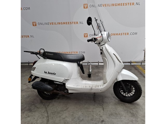 Snorscooter, la souris, vespelini, 2018 - afbeelding 1 van  30
