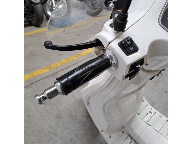 Snorscooter, la souris, vespelini, 2018 - afbeelding 19 van  30