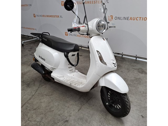 Snorscooter, la souris, vespelini, 2018 - afbeelding 12 van  30