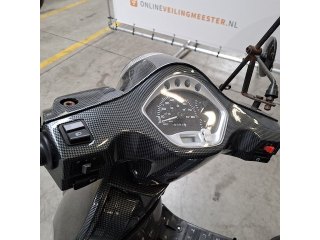Snorscooter, mi inverno, rome, 2024 - afbeelding 22 van  34