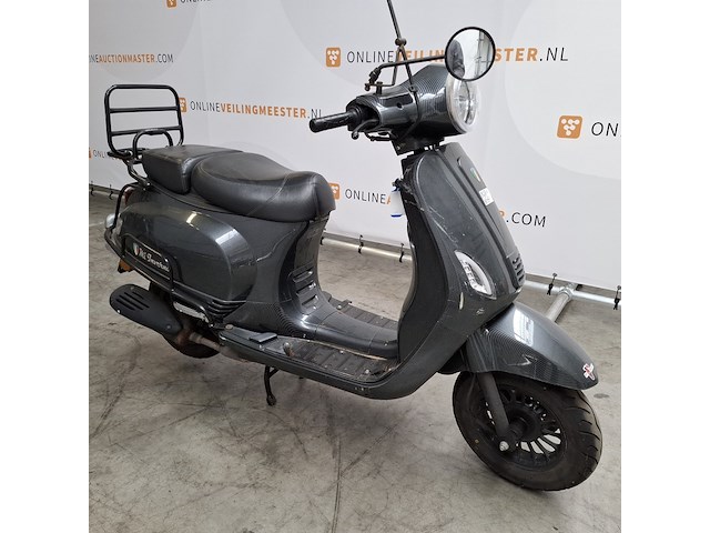 Snorscooter, mi inverno, rome, 2024 - afbeelding 12 van  34