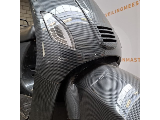 Snorscooter, mi inverno, rome, 2024 - afbeelding 30 van  34