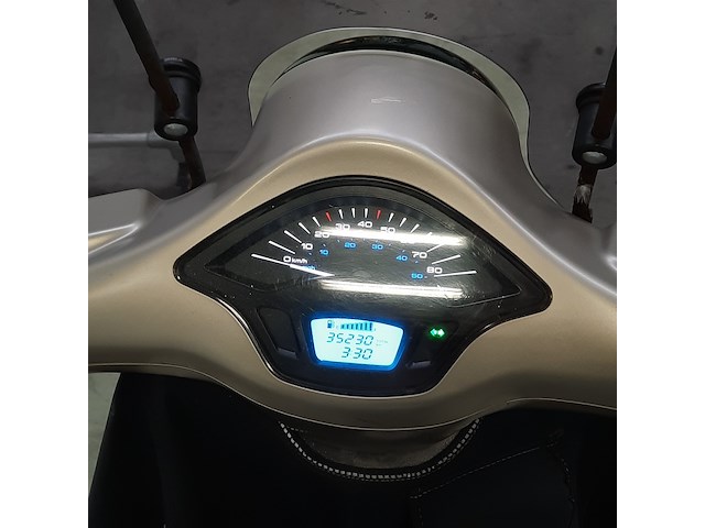 Snorscooter, piaggio, vespa primavera 4t, 2015 - afbeelding 6 van  19