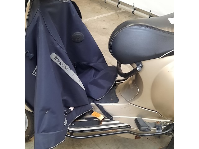 Snorscooter, piaggio, vespa primavera 4t, 2015 - afbeelding 10 van  19