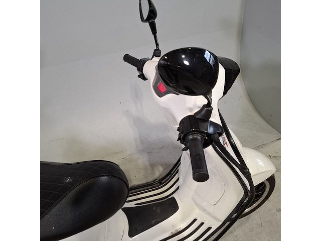 Snorscooter, piaggio, vespa sprint 4t, 2016 - afbeelding 18 van  19