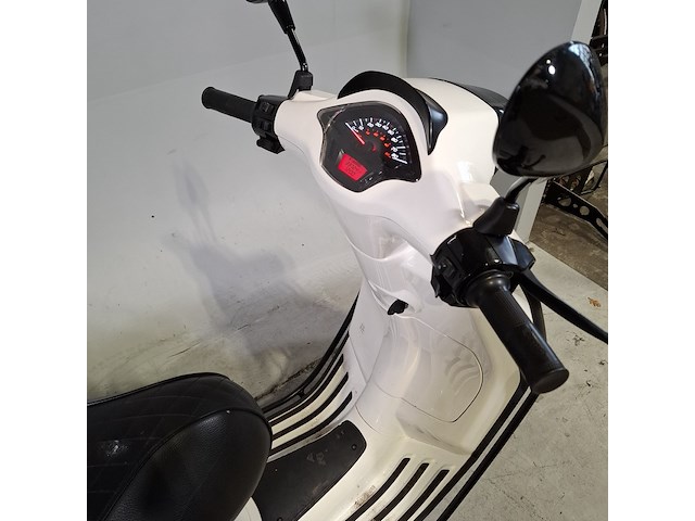 Snorscooter, piaggio, vespa sprint 4t, 2016 - afbeelding 19 van  19