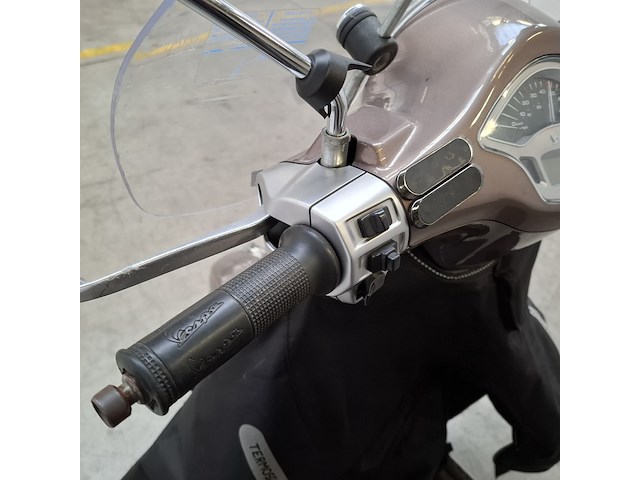 Snorscooter, vespa, primavera , 2017 - afbeelding 15 van  32