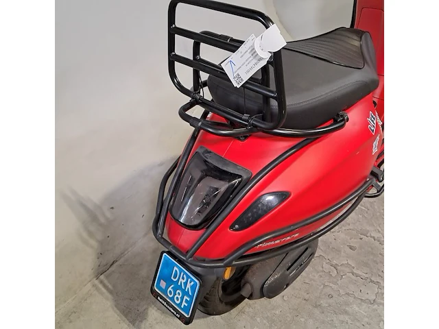 Snorscooter, vespa, primavera, 2019 - afbeelding 10 van  22