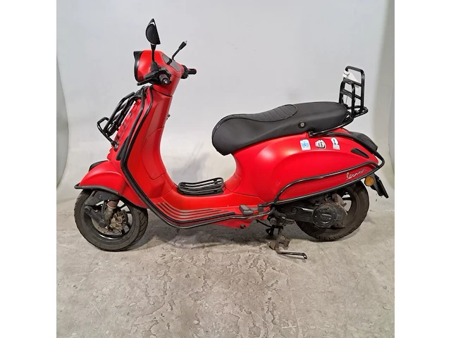 Snorscooter, vespa, primavera, 2019 - afbeelding 11 van  22