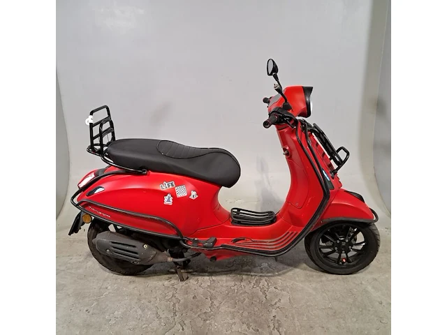 Snorscooter, vespa, primavera, 2019 - afbeelding 1 van  22