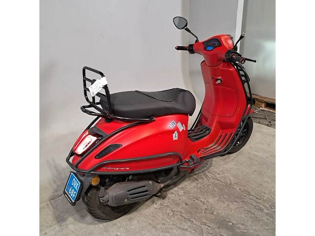 Snorscooter, vespa, primavera, 2019 - afbeelding 12 van  22