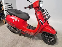 Snorscooter, vespa, primavera, 2019 - afbeelding 16 van  22