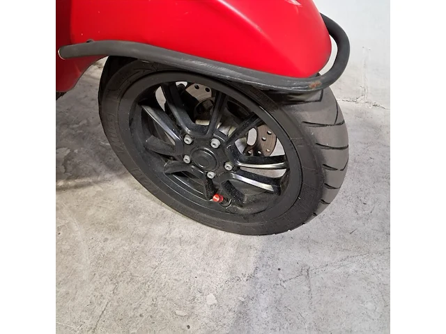 Snorscooter, vespa, primavera, 2019 - afbeelding 17 van  22