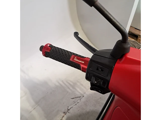 Snorscooter, vespa, primavera, 2019 - afbeelding 20 van  22