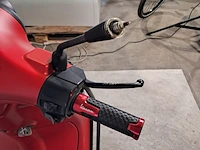 Snorscooter, vespa, primavera, 2019 - afbeelding 22 van  22