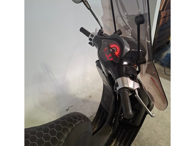 Snorscooter, vespa, sprint, 2018 - afbeelding 9 van  13