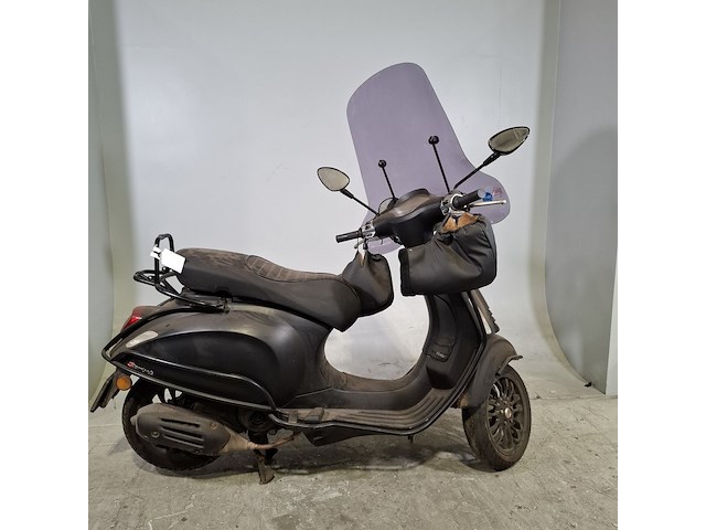 Snorscooter, vespa, sprint, 2020 - afbeelding 1 van  15