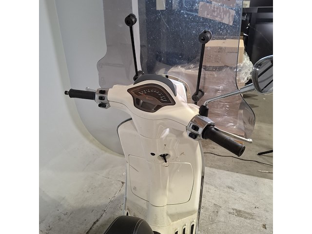 Snorscooter, vespa, sprint 4t, 2015 - afbeelding 13 van  23