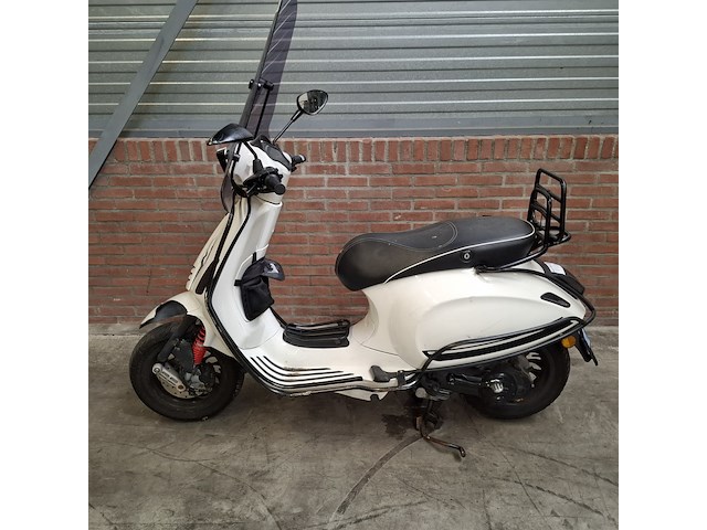 Snorscooter, vespa, sprint 4t, 2017 - afbeelding 11 van  33
