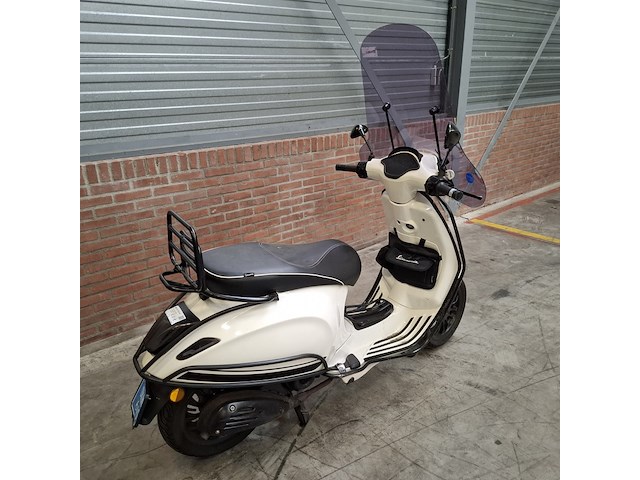 Snorscooter, vespa, sprint 4t, 2017 - afbeelding 28 van  33