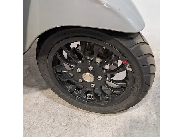 Snorscooter, vespa, sprint 50, 2020 - afbeelding 14 van  19