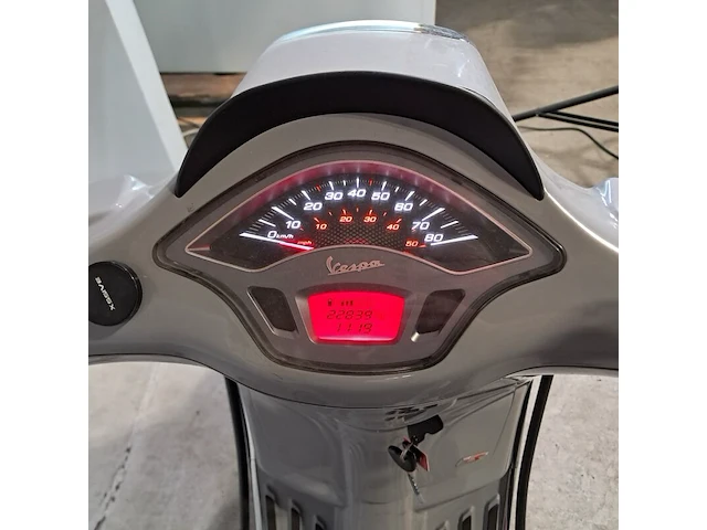 Snorscooter, vespa, sprint 50, 2020 - afbeelding 18 van  19