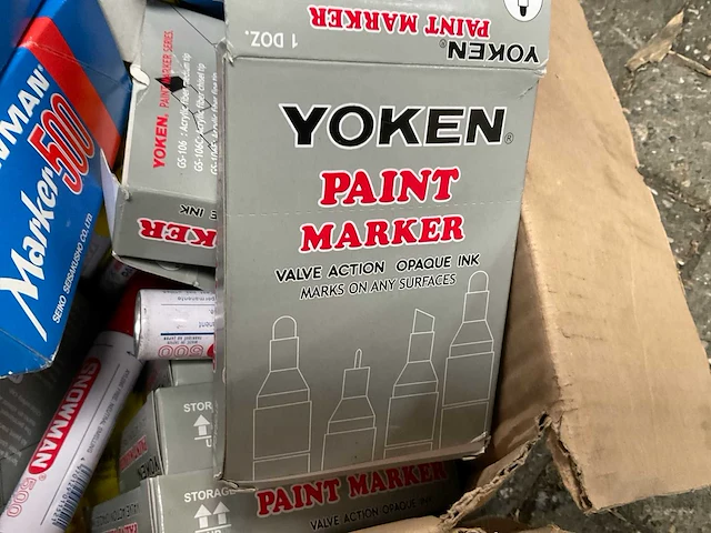 Snowman, yoken marker 500, paintmarker stiften - afbeelding 6 van  9