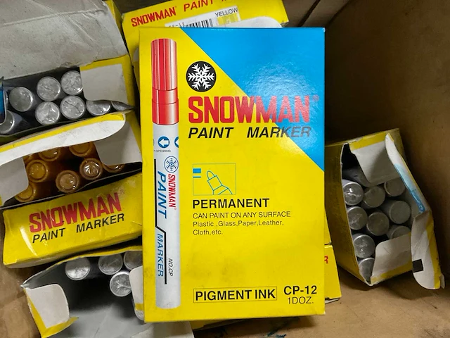 Snowman, yoken marker 500, paintmarker stiften - afbeelding 8 van  9