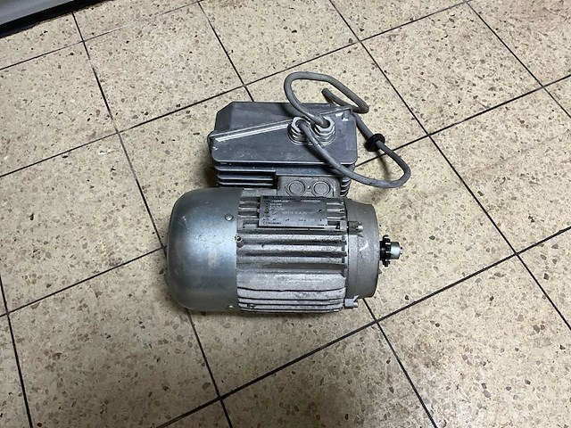 Snt aandrijf motor - afbeelding 1 van  4