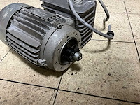 Snt aandrijfmotor - afbeelding 1 van  2