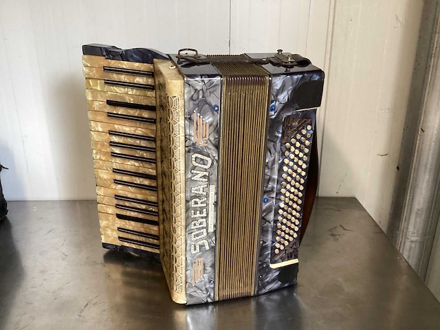 Soberano accordeon met jbl box - afbeelding 2 van  8