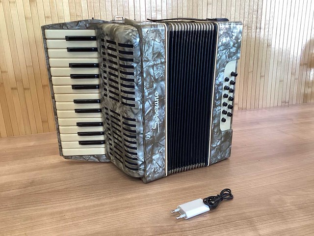Soberano accordeon met jbl box - afbeelding 2 van  7
