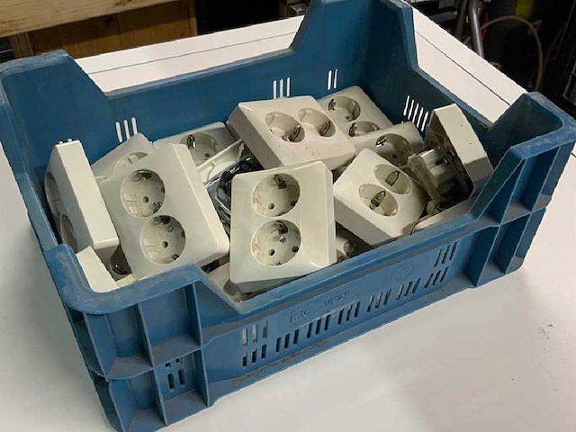 Socket box (15x) - afbeelding 1 van  3