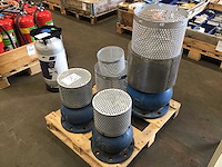 Socla pallet diverse gietijzeren keerkleppen - afbeelding 1 van  5