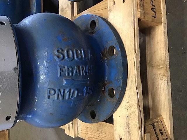 Socla pallet diverse gietijzeren keerkleppen - afbeelding 2 van  5
