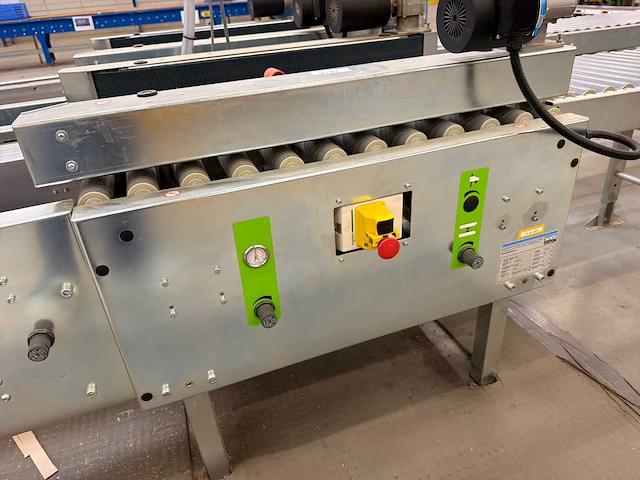 Soco system - 2015 - t-55 - dozensluitmachine met rollerbaan - afbeelding 4 van  7